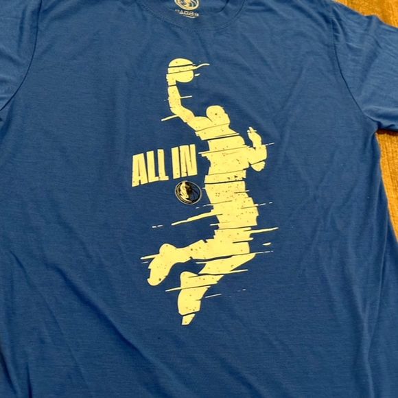 Dallas Mavericks Adult Size XL T Shirt All In NBA Men Large Blue - Picture 6 of 7